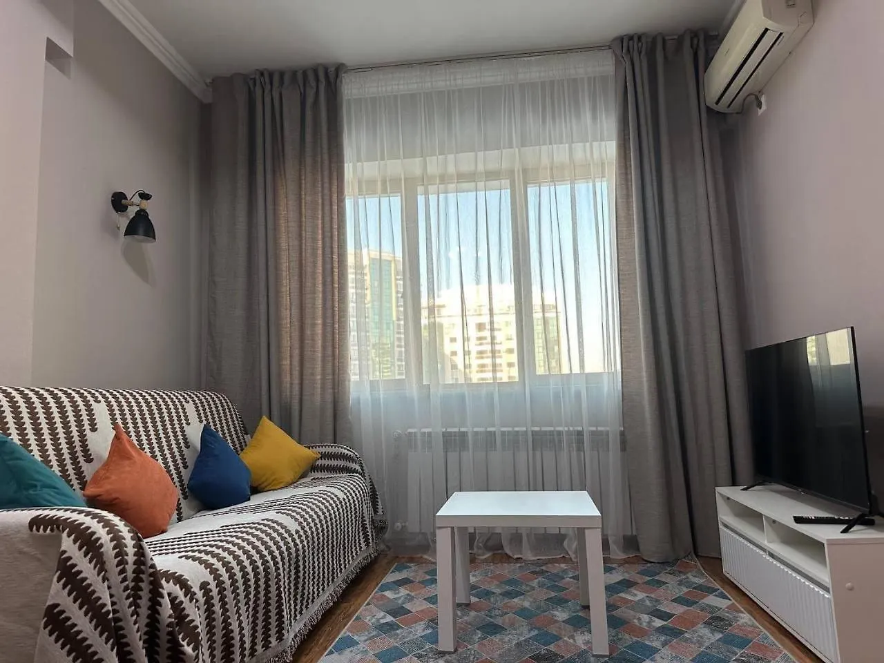 5:Минут До Метро Apartment Almaty